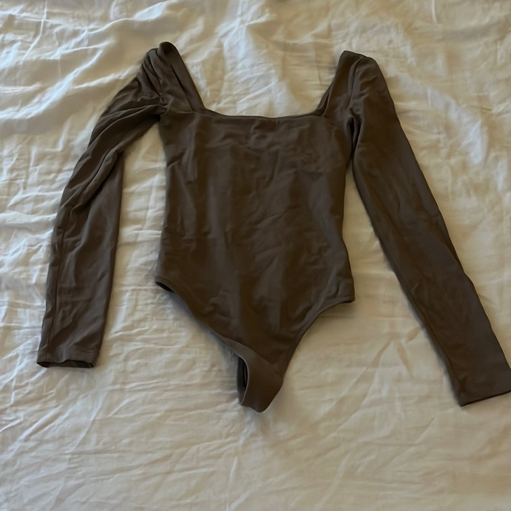 Babaton Square Neck Bodysuit